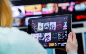 What makes online movies so popular?