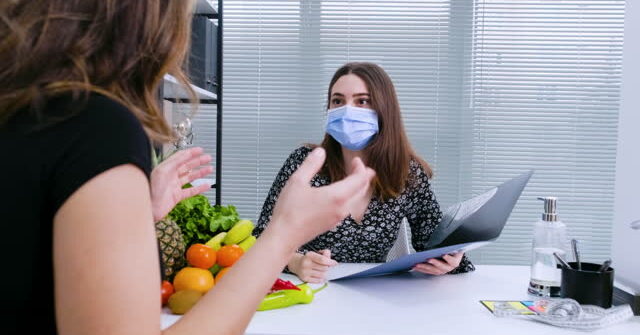 What Are The Benefits of Having An Online Nutrition Coach?